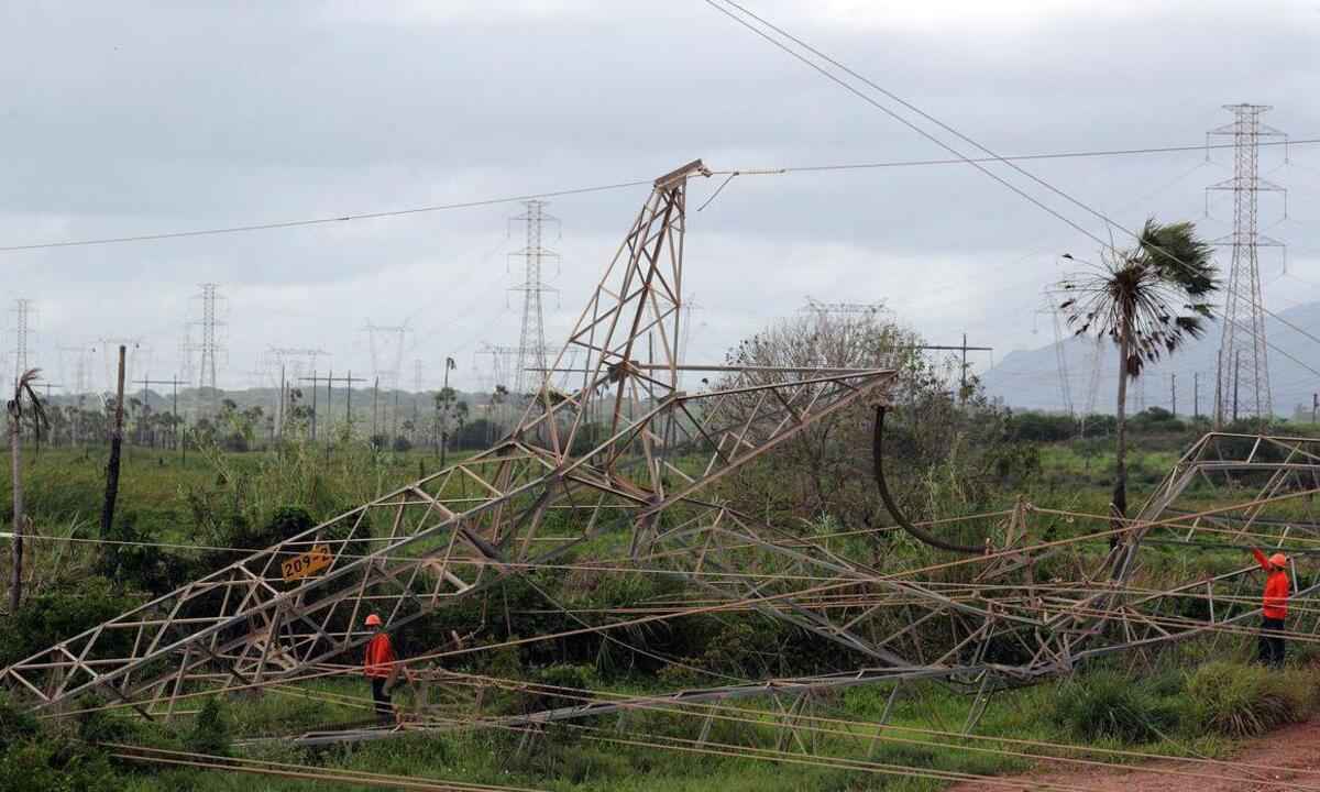 Brasil teve 16 torres de energia danificadas e 4 derrubadas em janeiro - Paulo Whitaker/ Agência Brasil