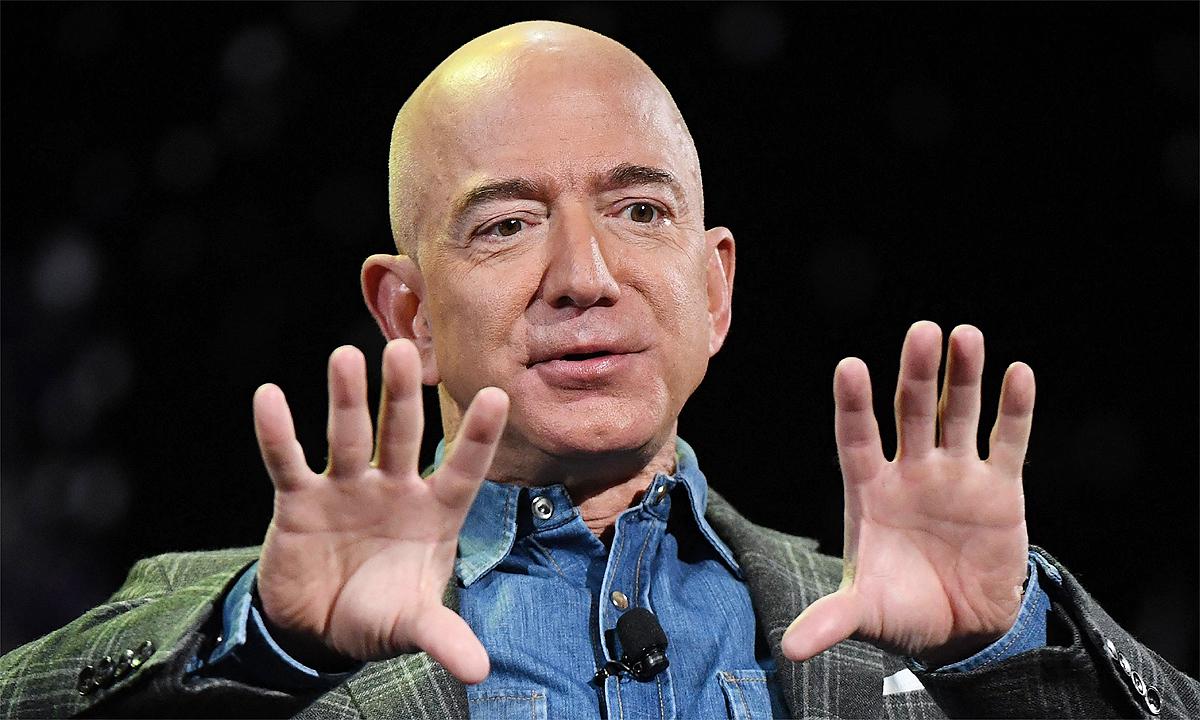 Jeff Bezos volta a ser um dos três mais ricos do mundo; confira a fortuna - Mark RALSTON / AFP