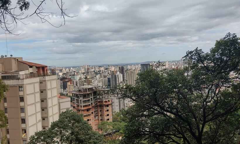 BH tem máxima de 28°C e chuvas isoladas - Edesio Ferreira/EM/D.A Press