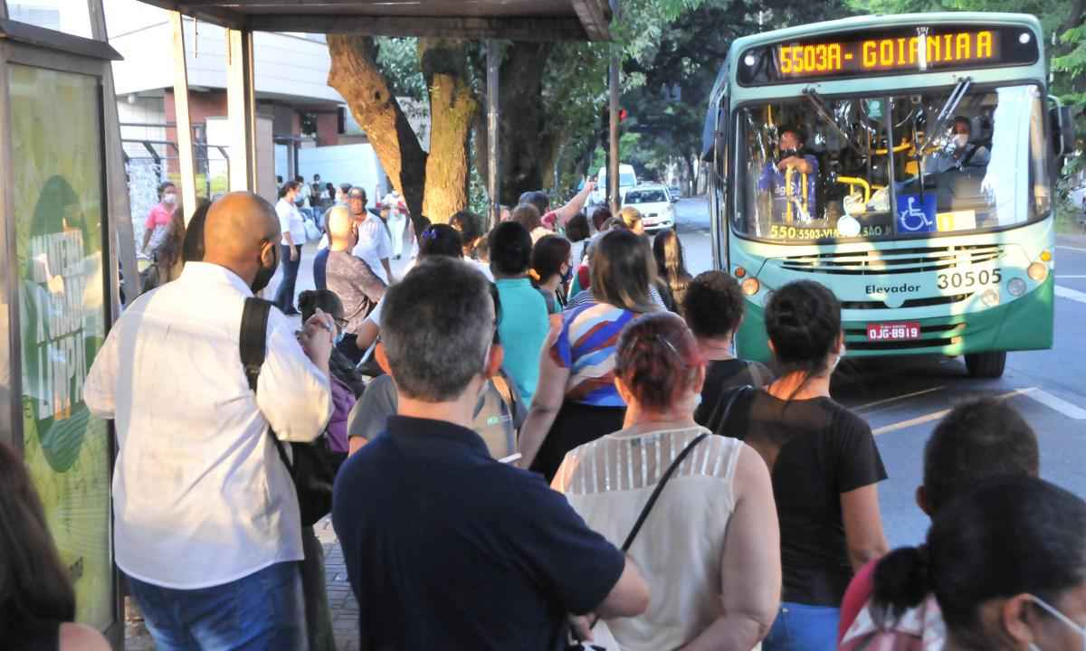 Espera média por transporte público em BH foi de 24 minutos em 2022 - Marcos Vieira/EM/D.A Press - 21/03/2022