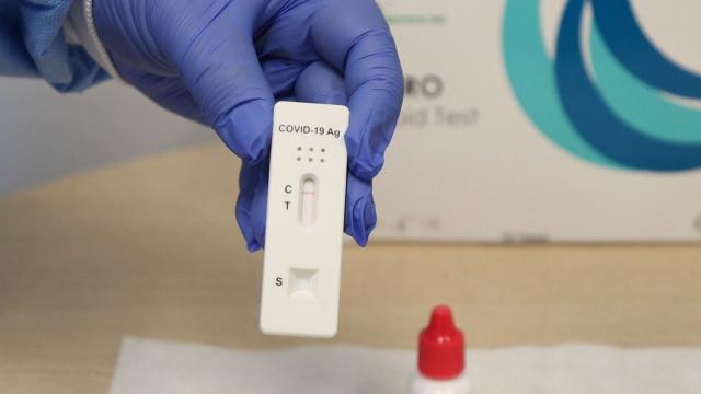 Farmácias preveem nova escalada em testes positivos de COVID - SES/MG