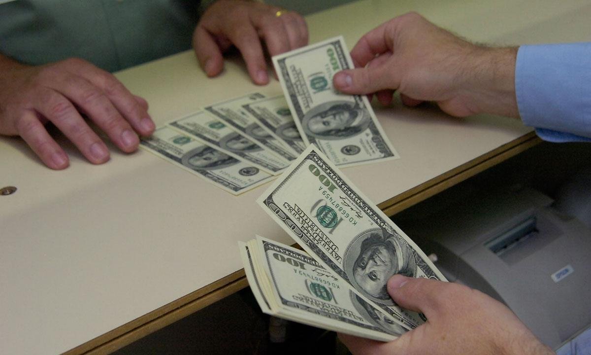 Queda do dólar impulsiona ações de companhias aéreas - Gladyston Rodrigues/EM/D.A Press - 21/9/11