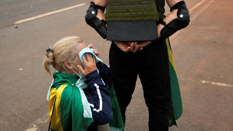 Como nostalgia do 'mundo de ontem' e medo viraram arma para radicalizar brasileiros mais velhos - Reuters