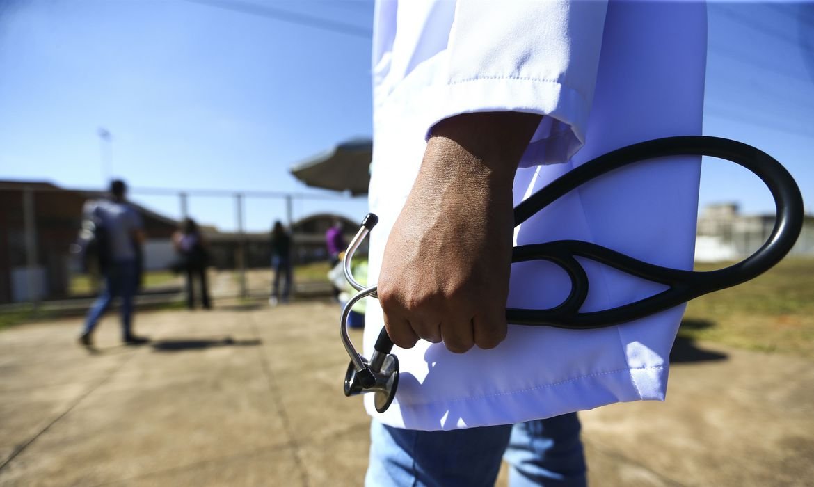 Brasil tem 546 mil médicos; proporção é de 2,56 por mil habitantes - Marcelo Camargo/Agência Brasil 