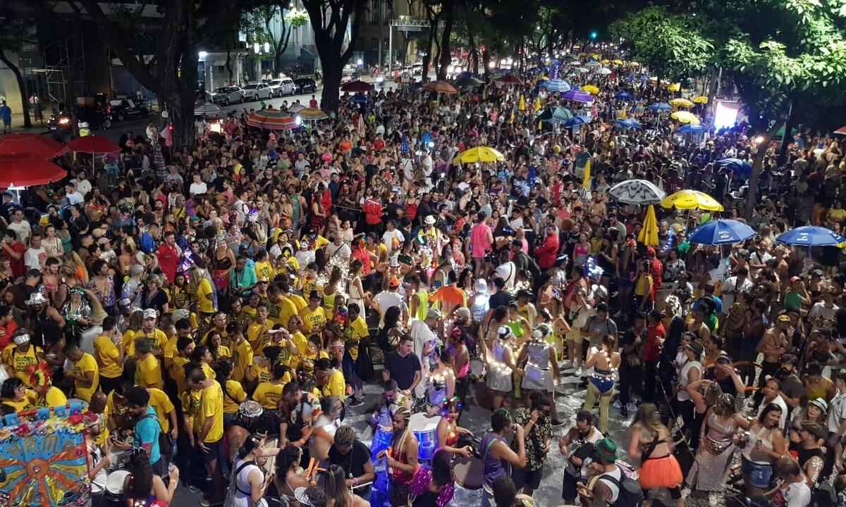 Carnaval em BH: bloco Chama o Síndico comanda festa na Afonso Pena - Túlio Santos/EM/D.A/Press