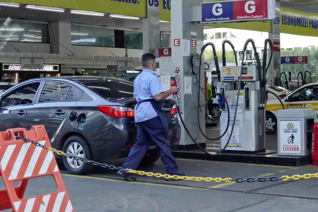Preço da gasolina pode subir no dia 1º de março - Roque de Sá/Agência Senado
