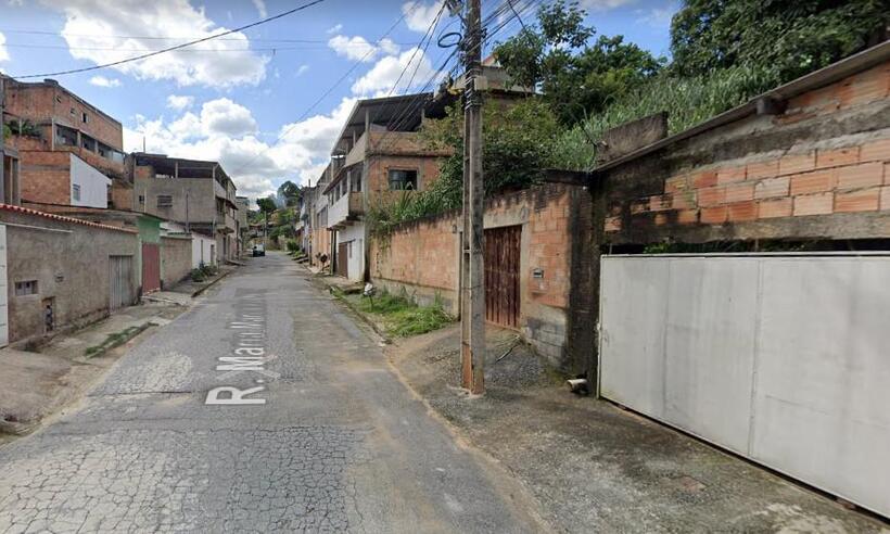 Garagem de duas casas pega fogo em Venda Nova - Google Street View
