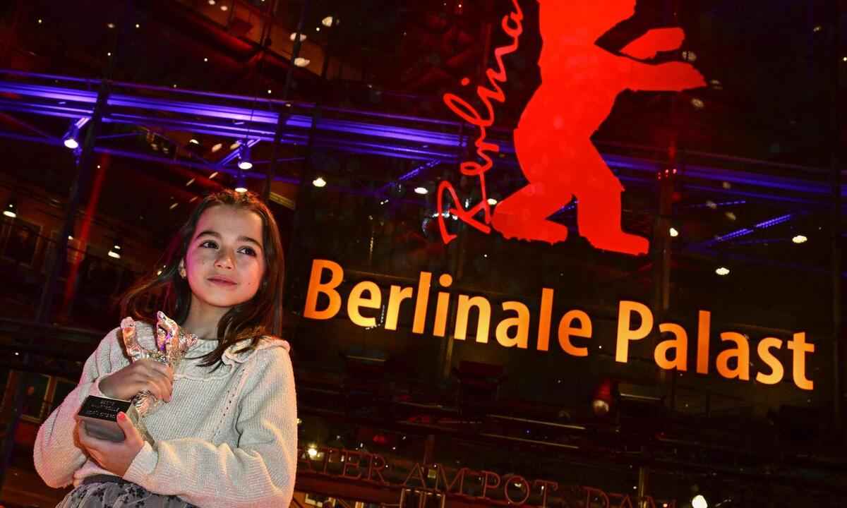 Documentário sobre a loucura e atriz de 9 anos vencem o Festival de Berlim - Tobias Schwarcz/AFP
