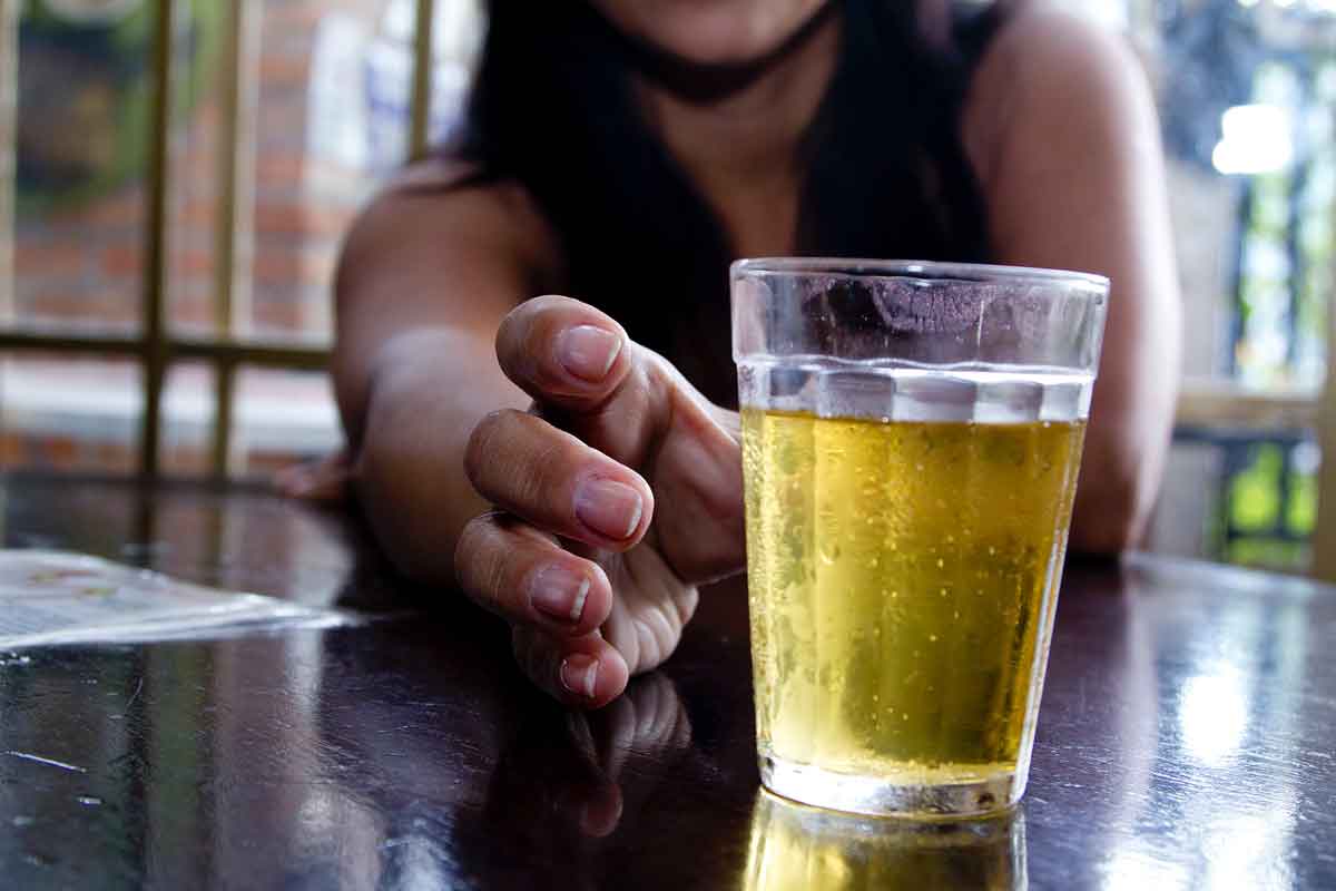 Alcoolismo: como abordar quem tem dependência - Marcos Santos/USP