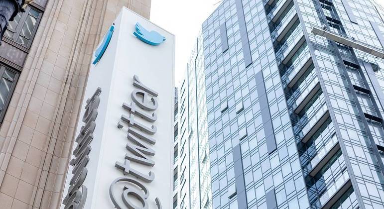 Twitter demite mais 200 funcionários, diz NYT - CONSTANZA HEVIA / AFP