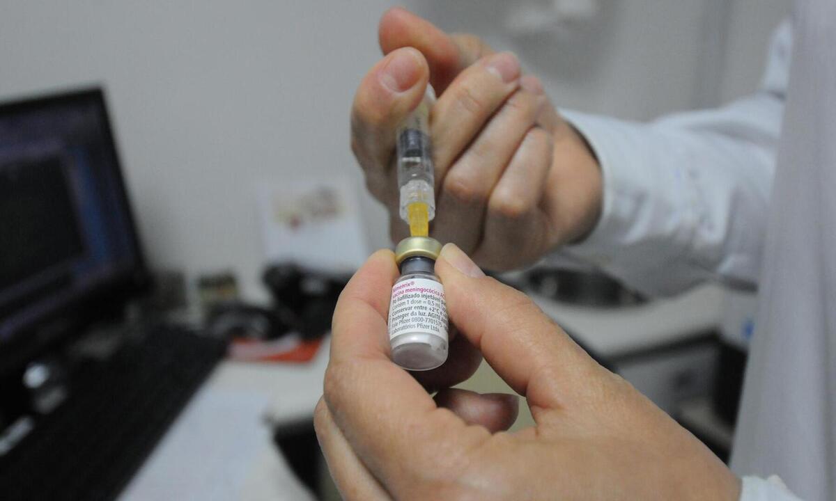 BH prorroga vacinação contra meningite C até 30 de abril; veja locais  - Alexandre Guzanshe/EM/D.A Press