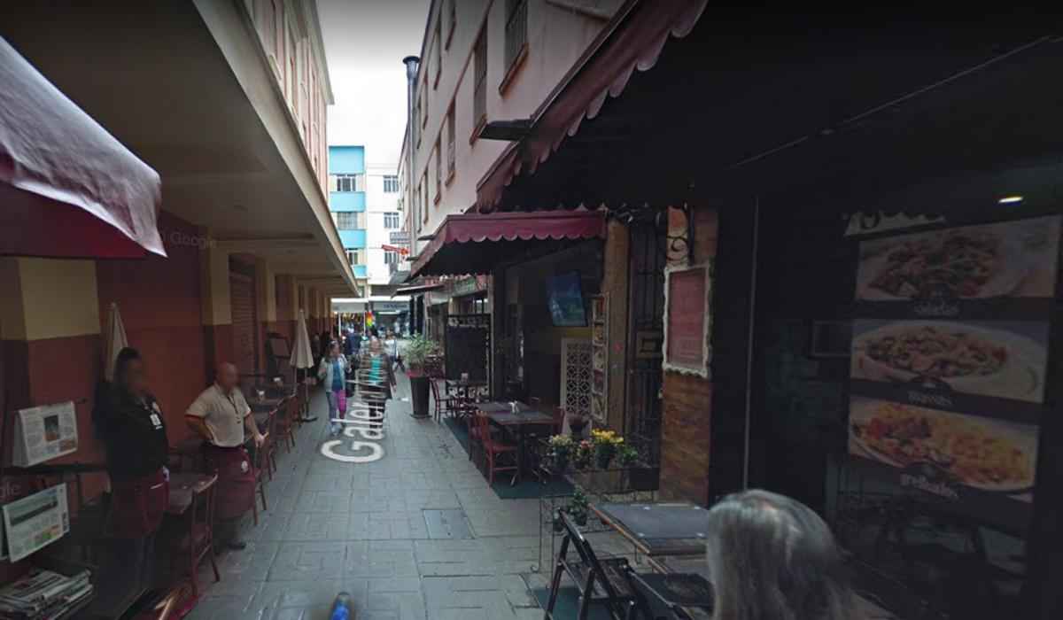 Ladrão engana joalheiro de 87 anos e rouba R$ 100 mil em joias - Google Street View