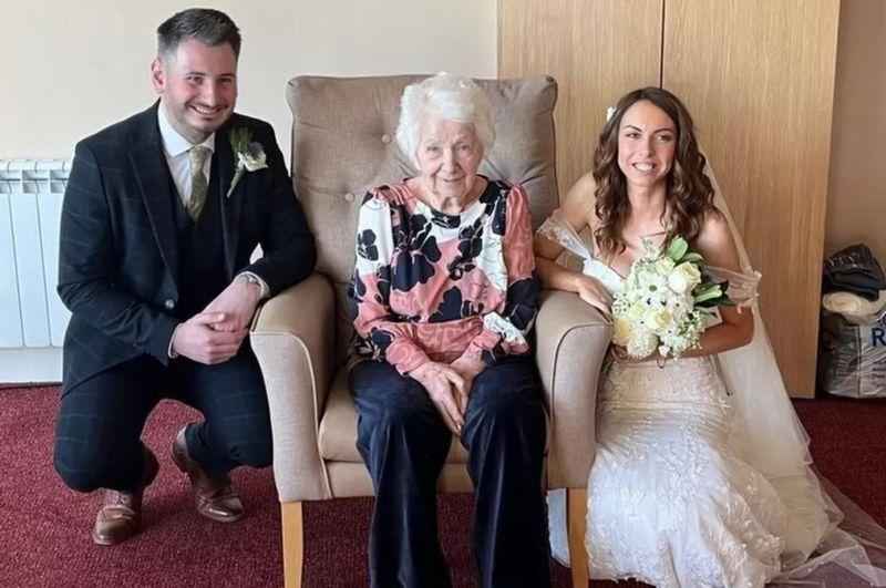 Noivos reencenam casamento para que avó com demência possa participar - Arquivo pessoal