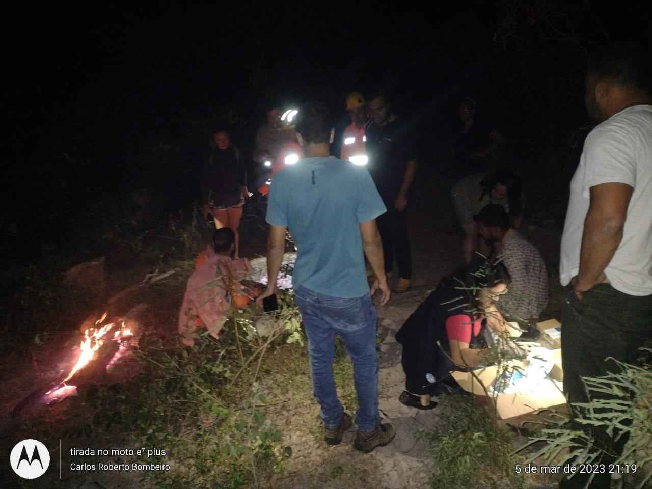 Vítimas de picadas de abelhas deixam centro de saúde em Itacambira - Corpo de Bombeiros/divulgação