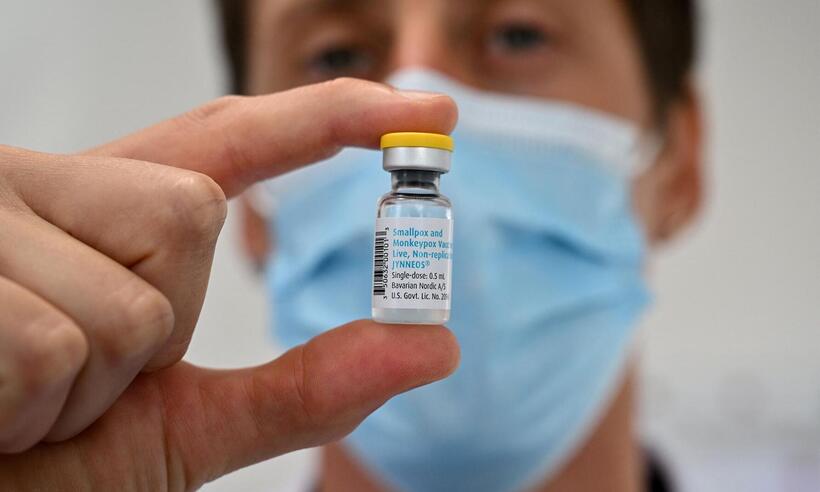 Vacinação contra varíola dos macacos começa no dia 13 voltada a pessoas com HIV - Pascal GUYOT/AFP