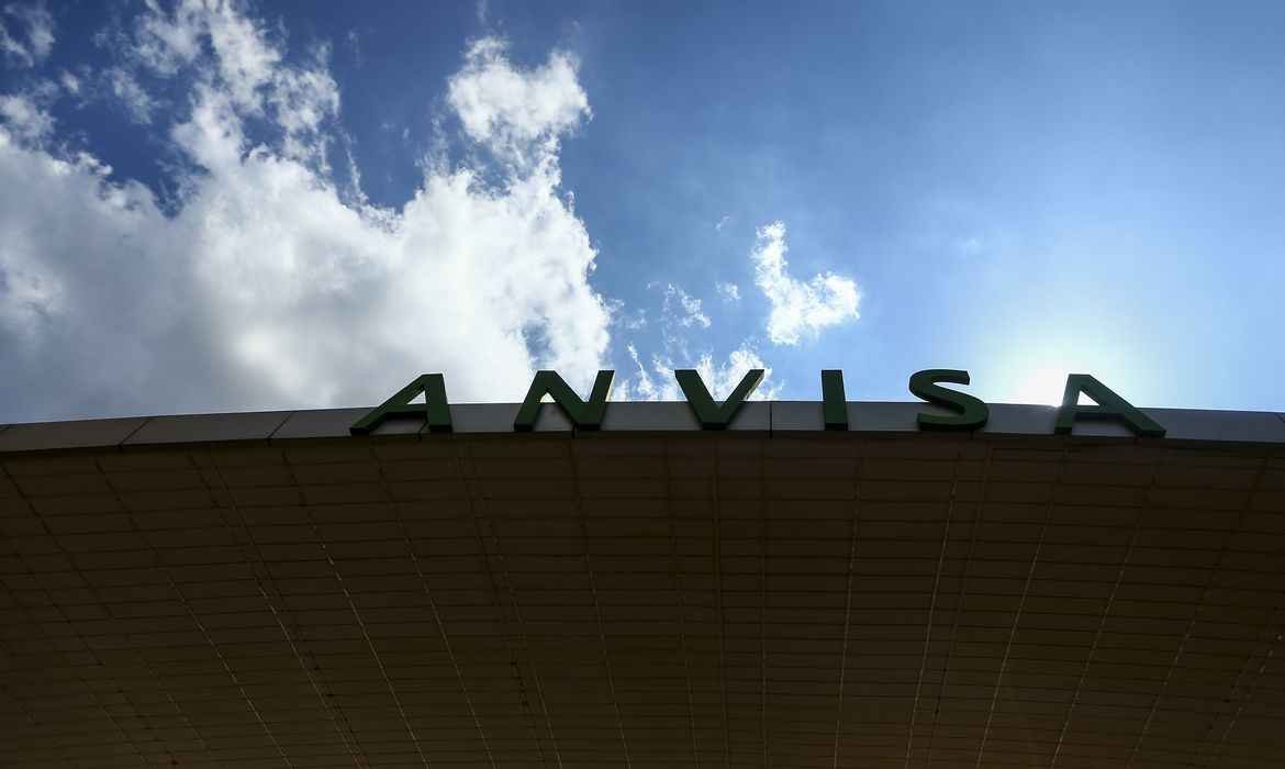 Anvisa suspende autorização de uso de medicamento contra COVID-19 - Marcelo Carmago/Agência Brasil