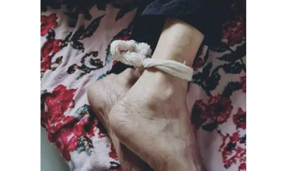 Idoso com Alzheimer é encontro com hematomas e mãos e pés amarrados - WhatsApp/Divulgação