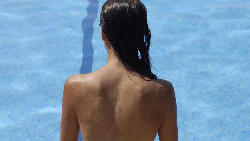 Berlim vai permitir que mulheres fiquem 'topless' em piscinas públicas - Getty Images