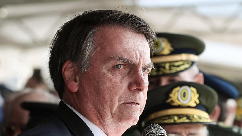 Joias para família Bolsonaro: como episódio pode colocar imagem dos militares em xeque - Agência Brasil