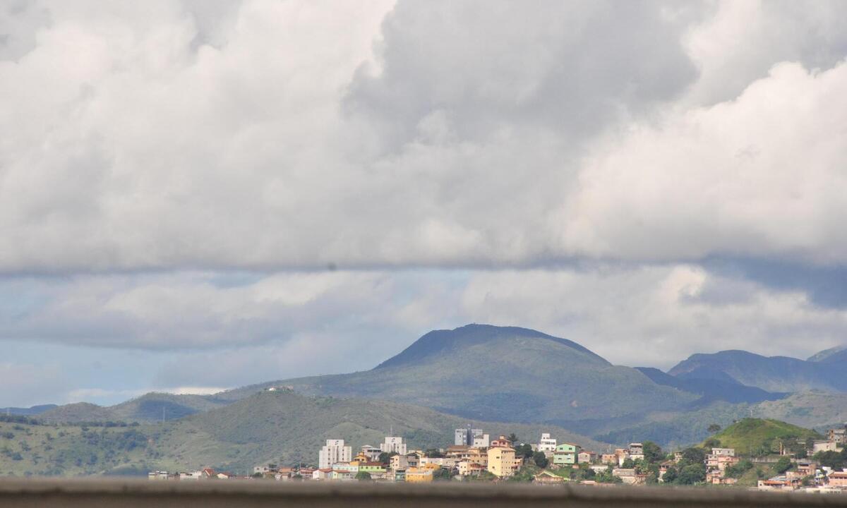 Fim de semana começa com nuvens e previsão de pancadas de chuva em BH - Marcos Vieira/EM/D.A Press