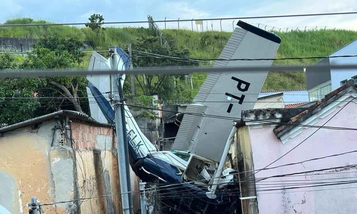 Avião cai em BH: familiar diz que piloto decolou de Abaeté - Ramon Lisboa/EM/D.A Press - 11/3/23