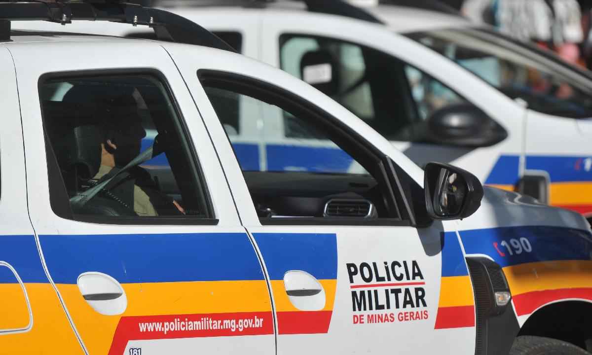 Suspeitos invadem Casas Bahia, fazem reféns e trocam tiros com a PM - Leandro Couri/EM/D.A Press