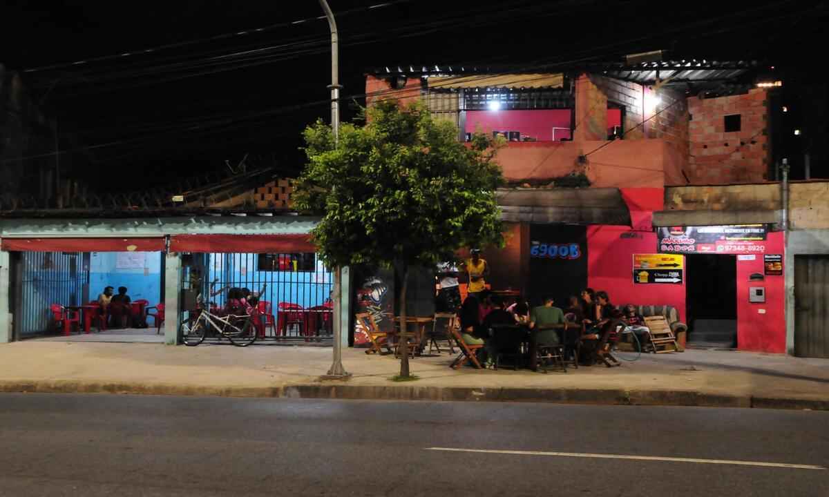PBH proíbe funcionamento de bares em frente à UFMG - Marcos Vieira /EM/D. A Press