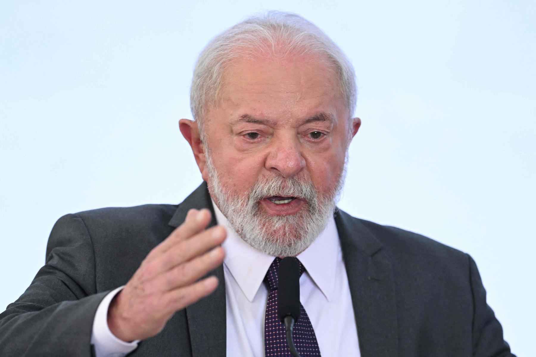 Lula afirma que vai 'continuar batendo' para que Banco Central reduza juros - EVARISTO SA / AFP