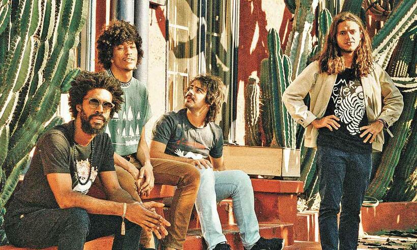 Boogarins traz a BH  show com releituras de clássicos do Clube da Esquina - Rodrigo Zan/divulgação