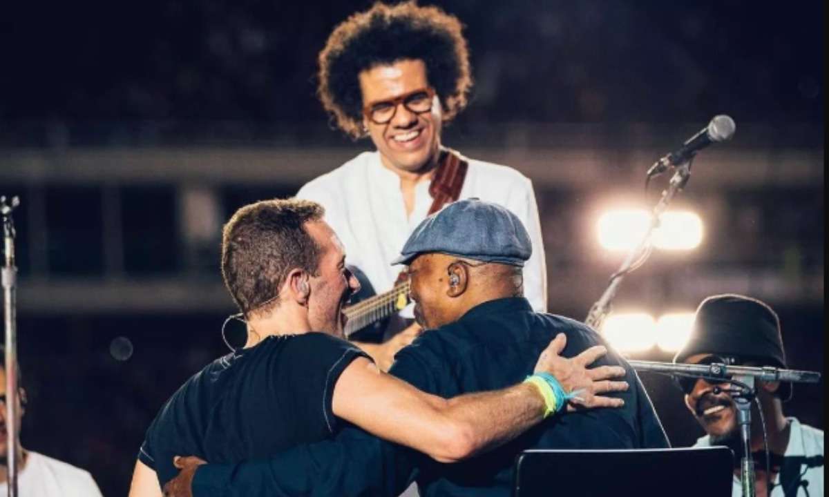Coldplay recebe Milton Nascimento e Seu Jorge em show e emociona a internet - Reprodução / Twitter / Forum Coldplay
