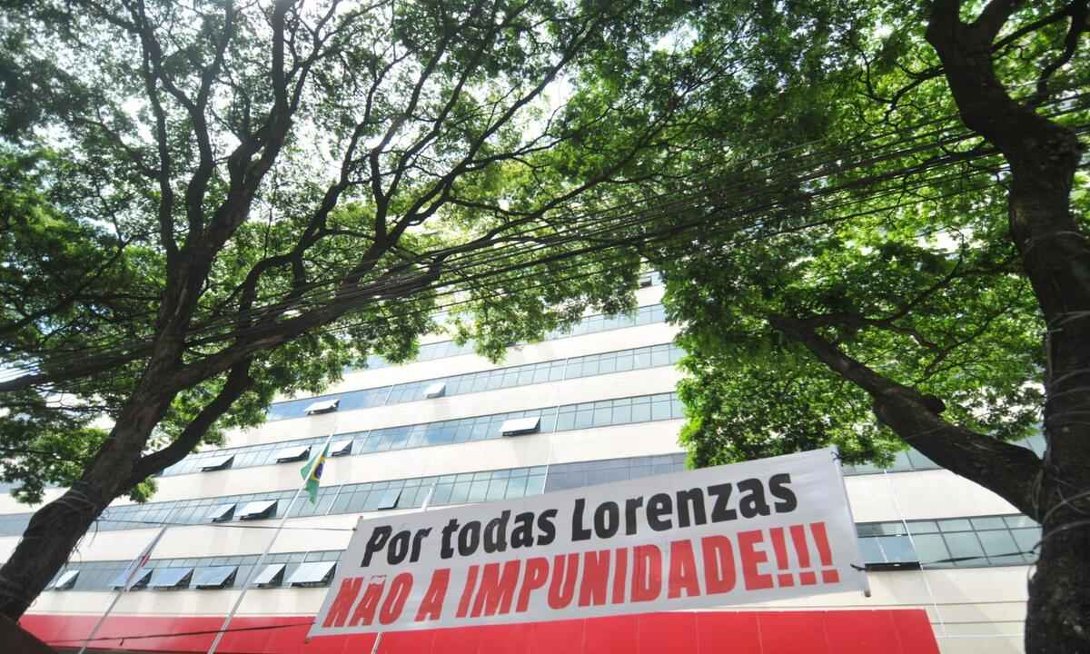 Caso Lorenza: manifestantes exigem condenação do promotor André de Pinho   - Alexandre Guzanshe/EM/D.A Press
