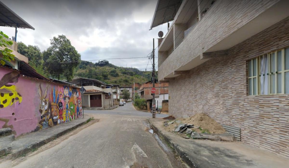 'Papai vai matar a mamãe'; PM impede feminicídio em Minas Gerais - Google Street View