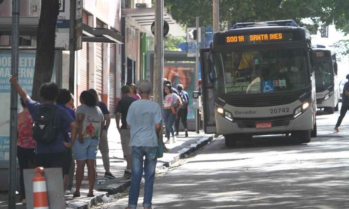 Câmara de BH iniciará rito para anular contrato de empresas de ônibus - Edésio Ferreira/EM/D.A Press