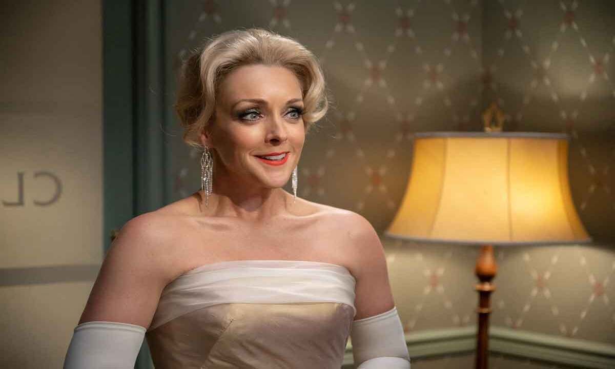 Jane Krakowski, a rainha dos memes, brilha em 'Schmigadoon!' - Apple TV+/divulgação