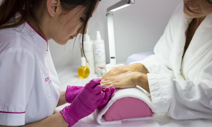 Diagnóstico de artrite psoriásica pode ser notado na manicure; saiba como - spabielenda/Pixabay 