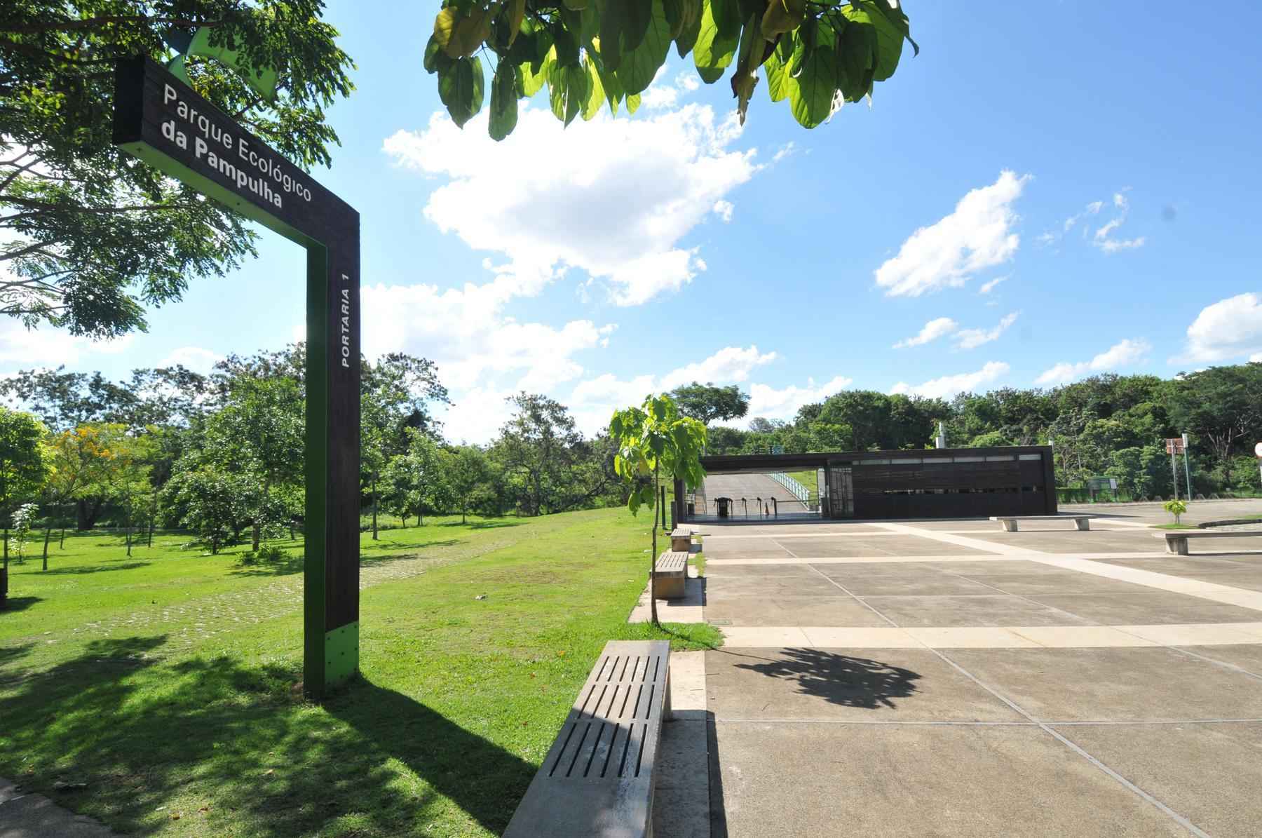 Corpo em decomposição é encontrado no Parque Ecológico de BH - Rodrigo Clemente/EM/D.A Press- 06/12/2016