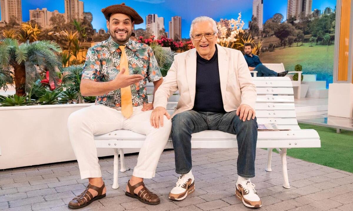 Carlos Alberto e Ceará trazem o famoso banco de 'A praça é nossa' para BH - SBT/divulgação