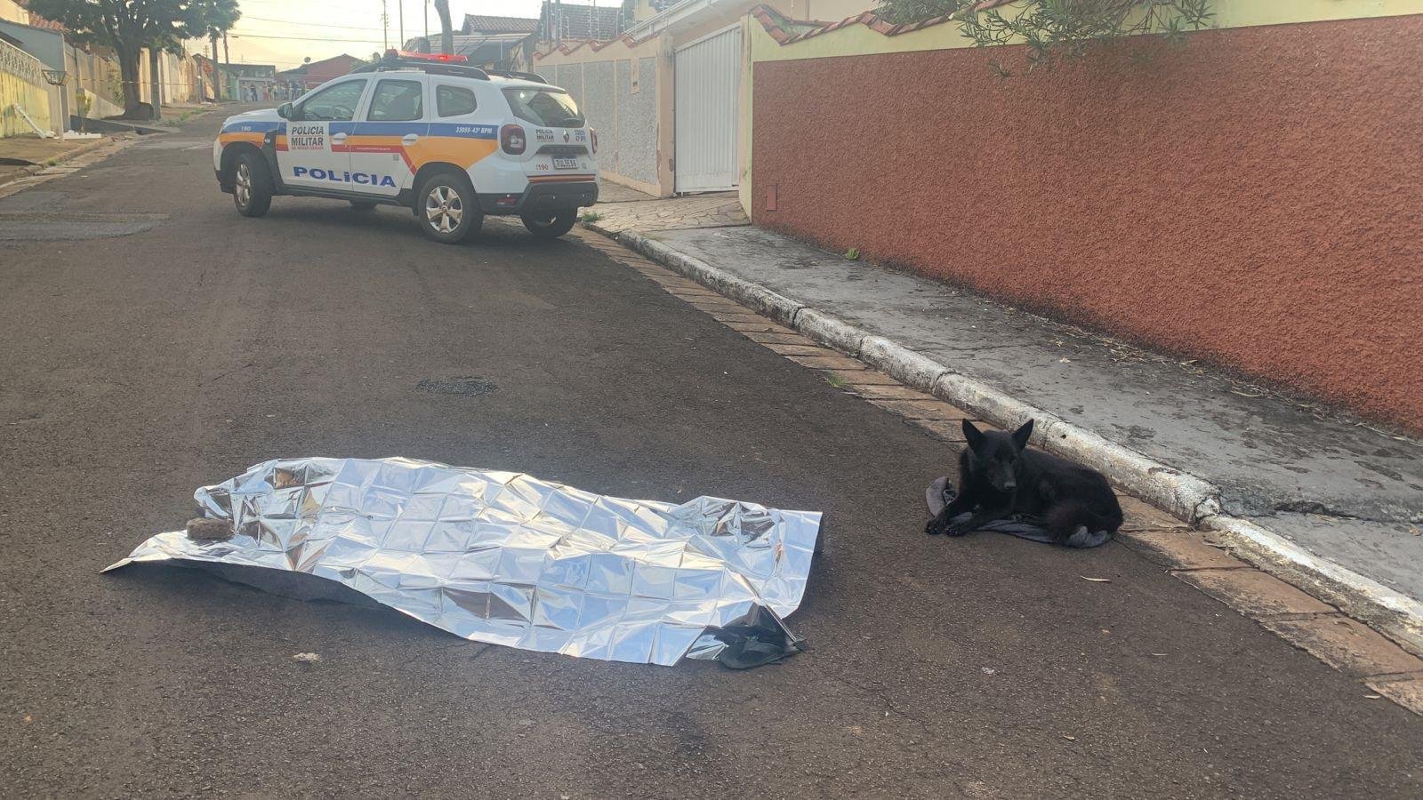 Homem é morto em São Sebastião do Paraiso com 15 facadas - Líder TV