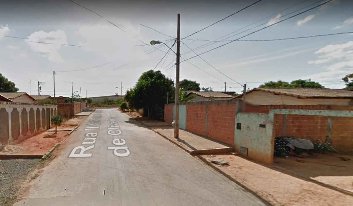 Idoso tenta abusar de mulher e é morto asfixiado em Minas - Google Street View