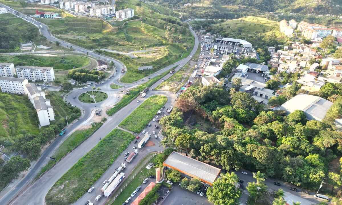 Rodovias de Minas já estão cheias para o feriadão de Tiradentes - Estevam Costa @estev4m/Esp. EM