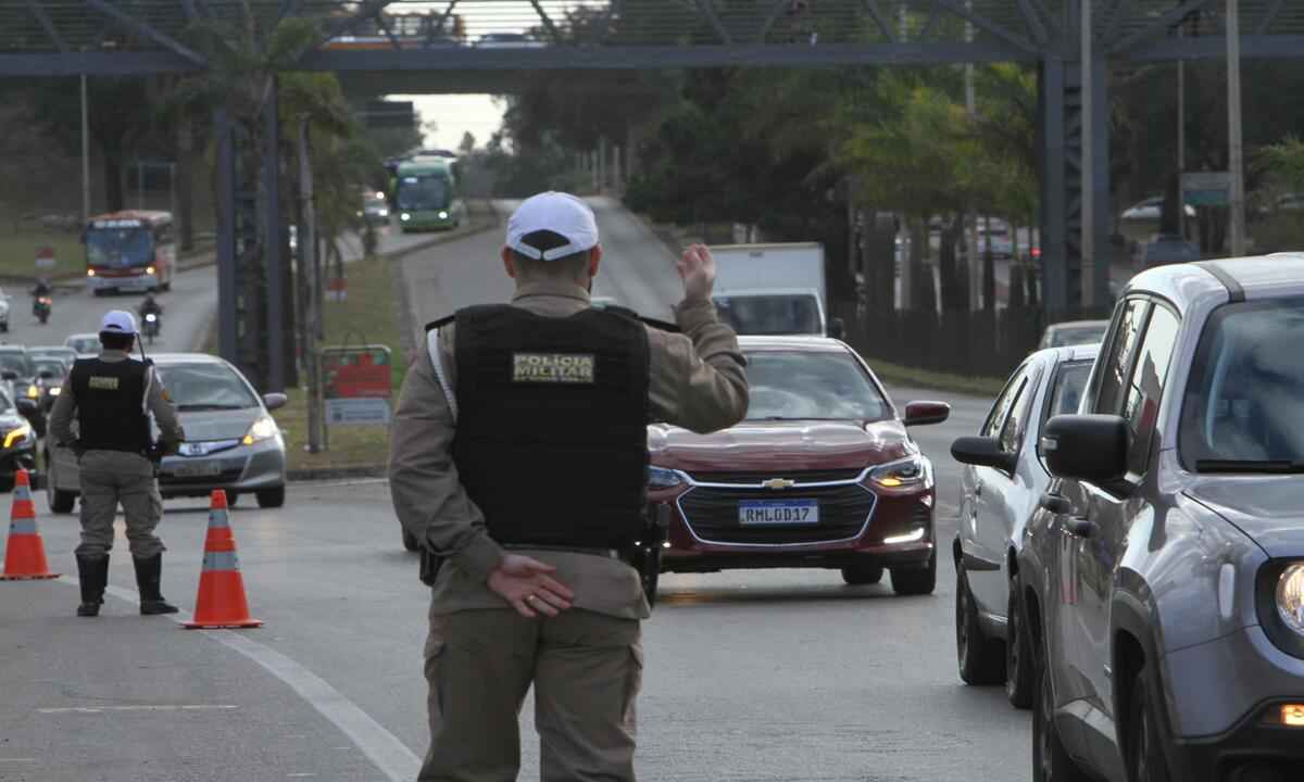 Feriadão tem quase 500 prisões e autuações por embriaguez em rodovias de MG - Edesio Ferreira/EM/D.A Press