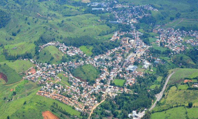 Mulher mata companheiro com azulejo no interior de MG - Câmara Municipal de São Geraldo