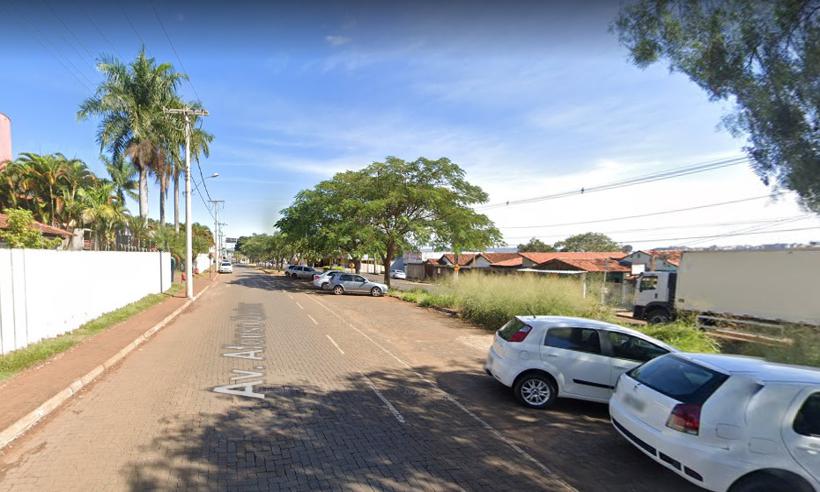 Homem mata amigo após briga envolvendo pinga - Google Street View