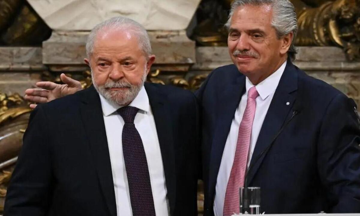 Com Argentina em grave crise, presidente buscará apoio em encontro com Lula - Luis Robayo/AFP