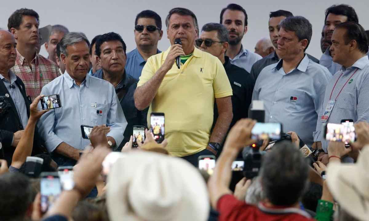 Na Agrishow, Bolsonaro faz críticas, mas evita dizer o nome de Lula - MIGUEL SCHINCARIOL/AFP
