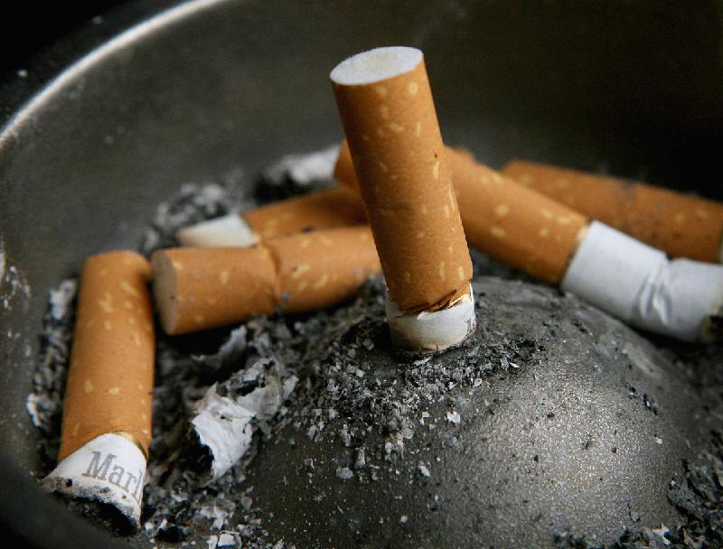 Efeitos da solidão se comparam a males do cigarro, diz autoridade de saúde dos EUA - PA Media