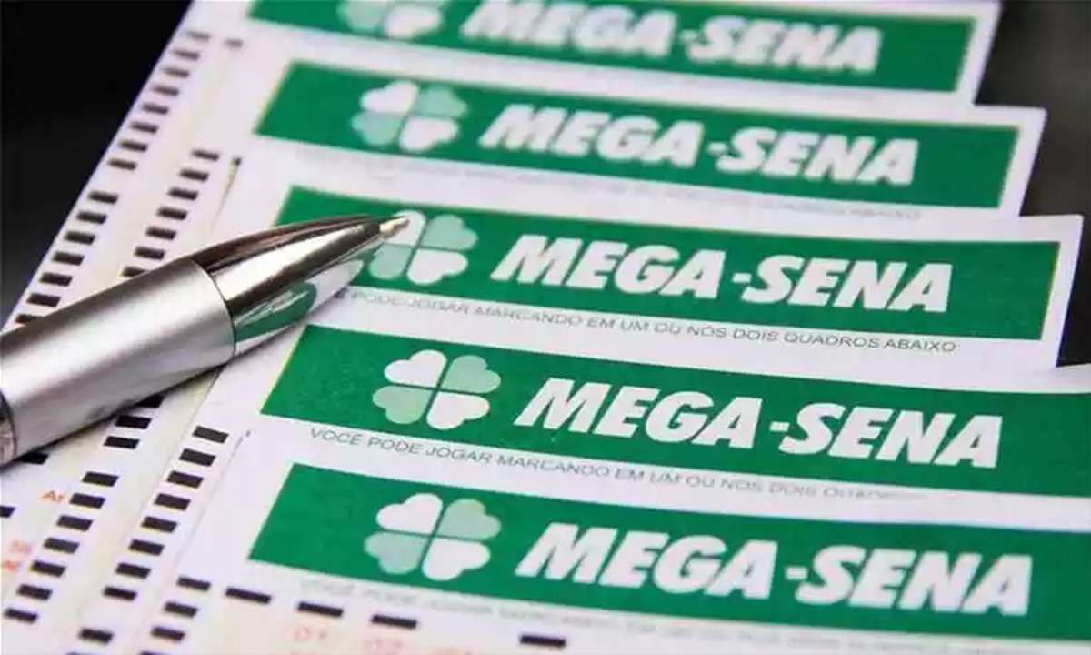 Ganhador da Mega-Sena de Pedro Leopoldo retira prêmio de R$ 61 milhões - Caixa / Divulgação