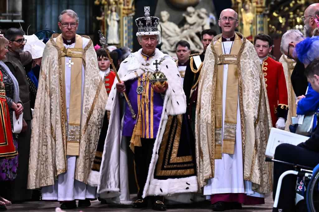 Charles III é coroado rei em cerimônia histórica em Londres - Ben Stansall / POOL / AFP