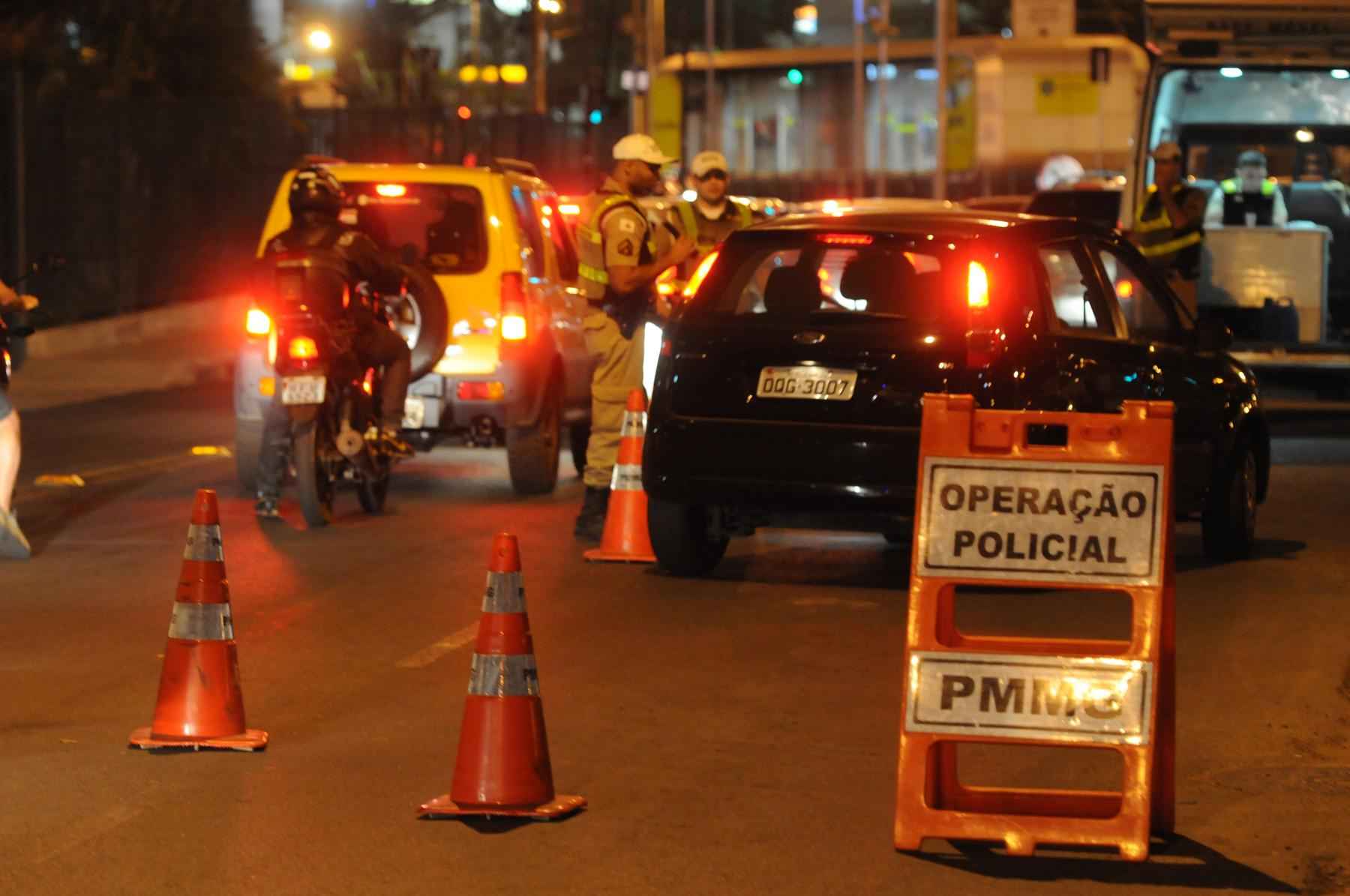 Blitze de trânsito em BH pegam embriagados - Marcos Vieira/EM/D.A Press