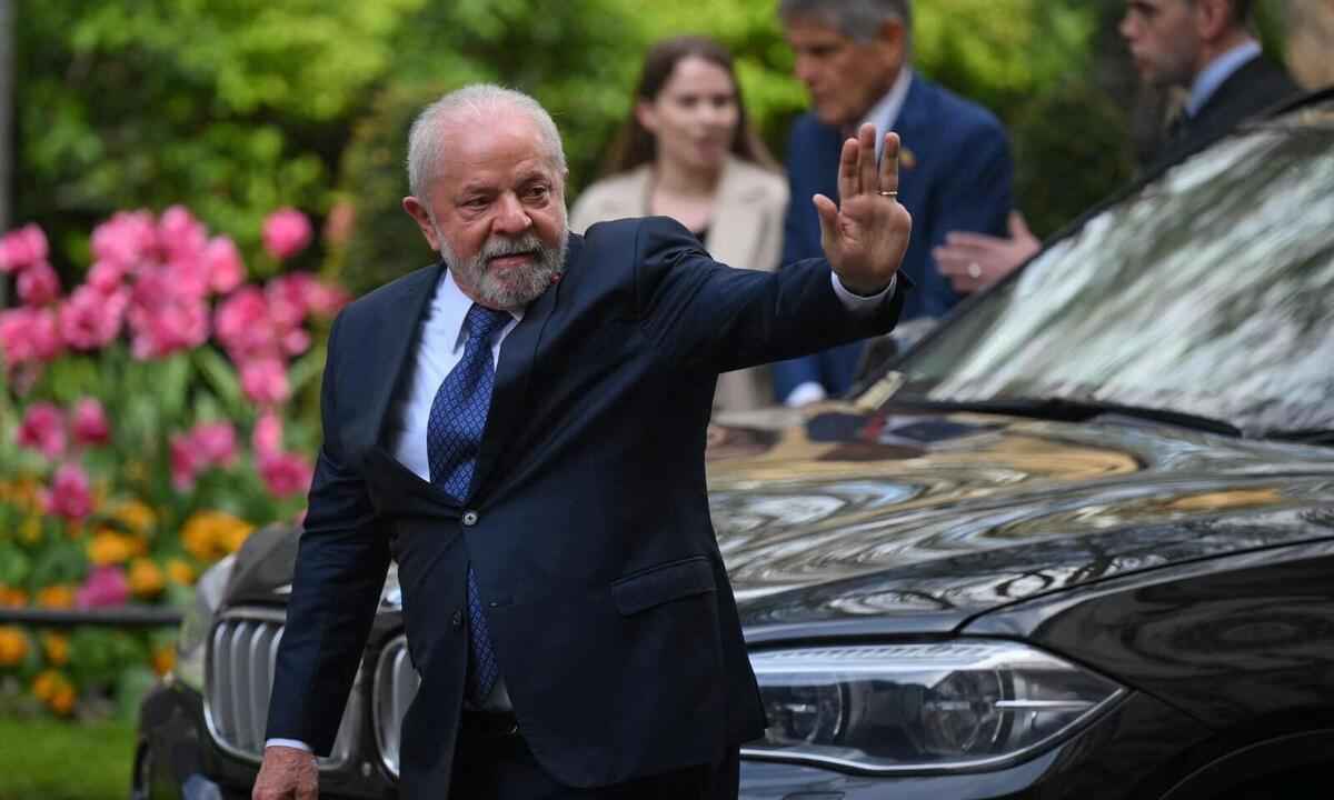 Lula critica manutenção de prisão de Julian Assange: 'É uma vergonha' - Daniel LEAL / AFP